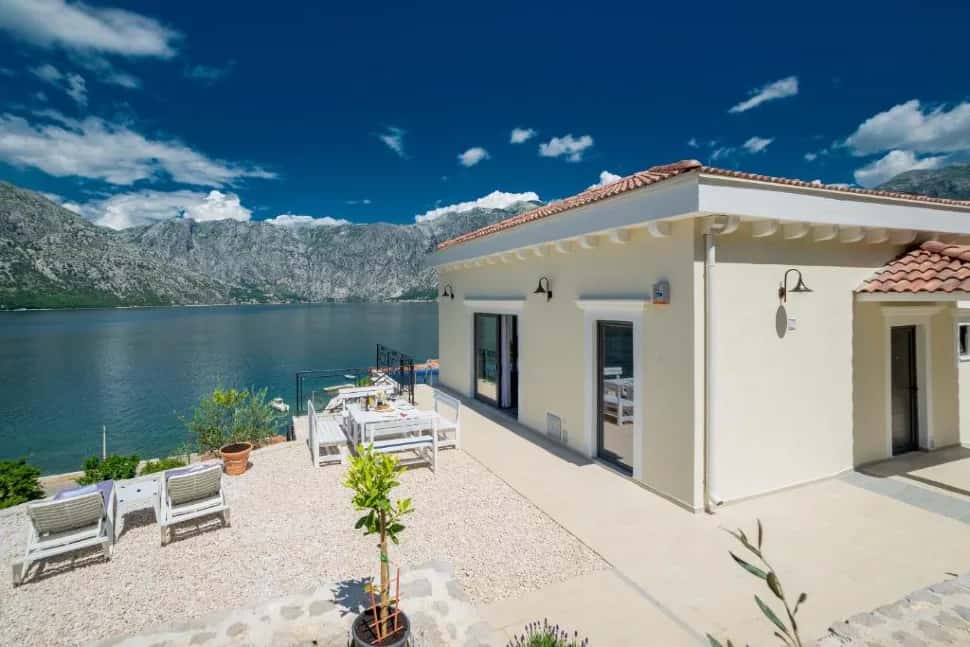 Вилла StOliva Residence с бассейном — фото 1 из 18