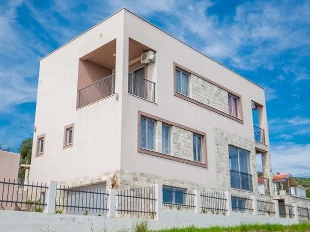 Дом Krimovica 2 с бассейном — фото 1 из 20