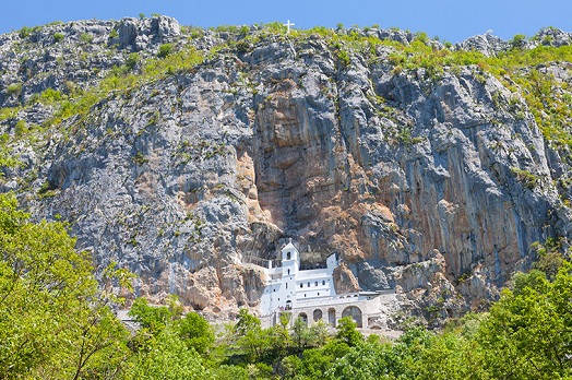 Монастырь Острог в скале